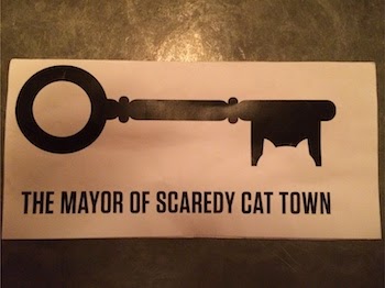 Chuck and Lori's Travel Blog - The Mayor of Scaredy Cat Town