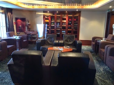 Chuck and Lori's Travel Blog - The Queen Mary 2's Cigar Room