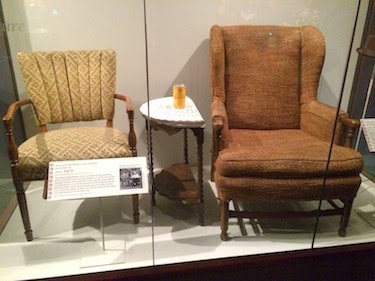 Chuck and Lori's Travel Blog - Archie and Edith Bunker's Chairs